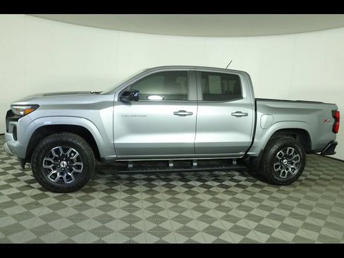 Used 2024 Chevrolet Colorado Z71 w/ Z71 Convenience Package 2 AWD/4WD image 12