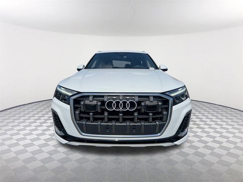 Used 2025 Audi Q7 2.0T Premium w/ Convenience Package image 2