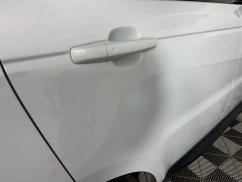 Used 2017 Land Rover Range Rover Sport HSE image 32