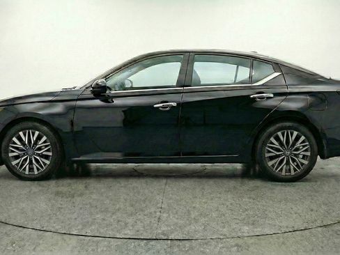 Used 2025 Nissan Altima 2.5 SV image 5