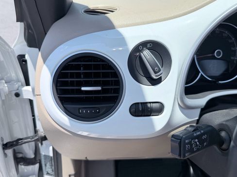 Used 2019 Volkswagen Beetle 2.0T S FWD image 14