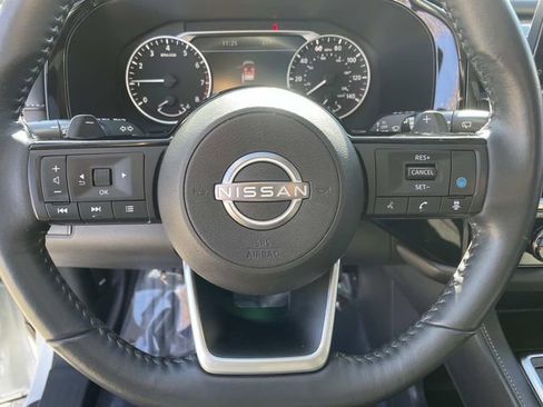 Used 2022 Nissan Pathfinder SL w/ SL Premium Package image 18