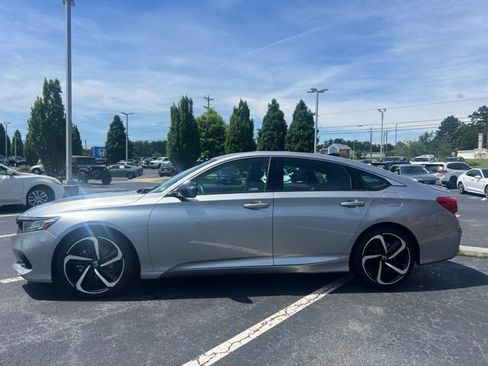 Used 2022 Honda Accord Sport image 9