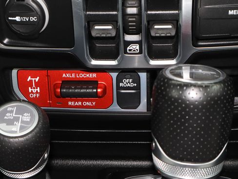 Used 2021 Jeep Gladiator Mojave AWD/4WD image 11