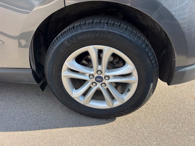 Used 2019 Ford Edge SEL w/ Equipment Group 201A AWD/4WD image 9