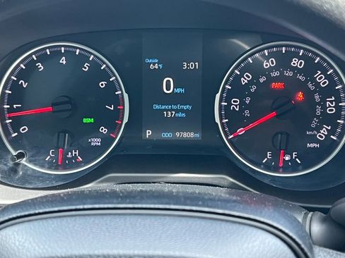 Used 2021 Toyota RAV4 XLE AWD/4WD image 17