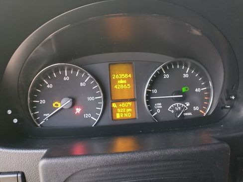 Used 2014 Mercedes-Benz Sprinter 2500 image 36