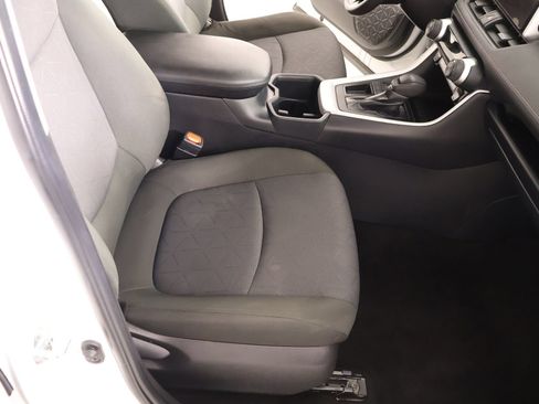 Used 2025 Toyota RAV4 XLE FWD image 12