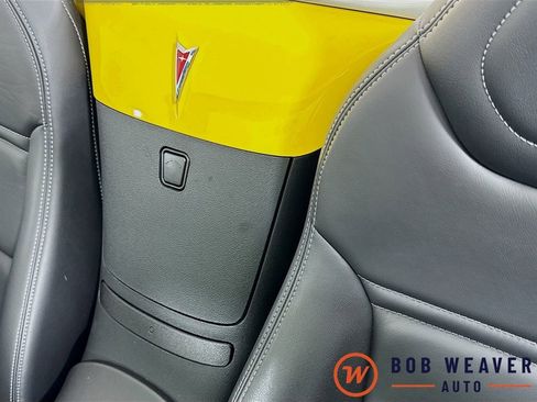 Used 2007 Pontiac Solstice Convertible w/ Premium Package RWD image 28