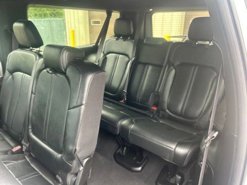 Used 2025 Jeep Wagoneer L Series II w/ 8-pass Seating Package AWD/4WD image 40