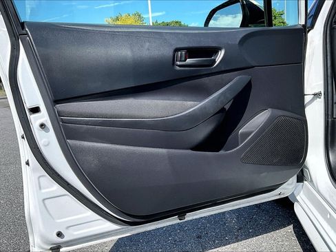 Used 2025 Toyota Corolla LE FWD image 21