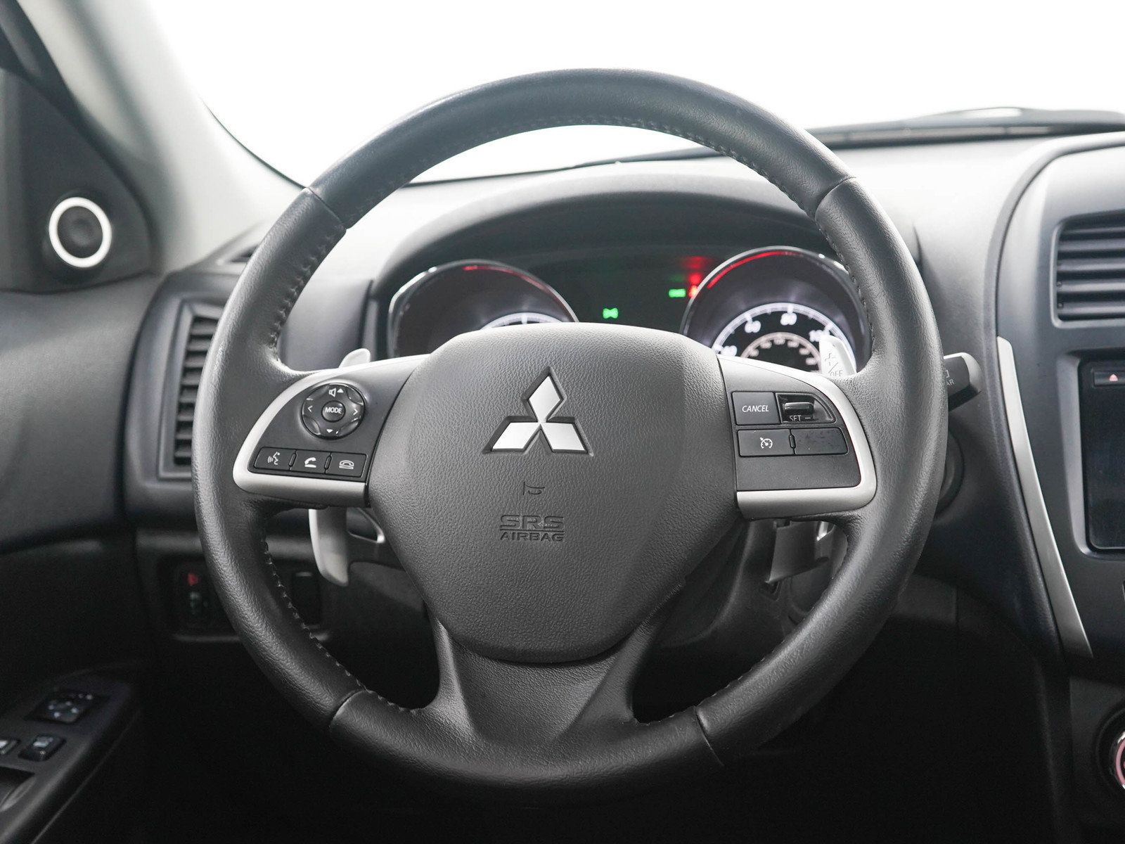 Used 2014 Mitsubishi Outlander Sport SE AWD/4WD image 16