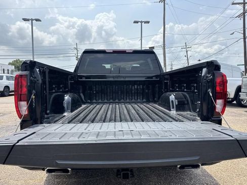 Used 2024 GMC Sierra 1500 Elevation w/ X31 Off-Road Package AWD/4WD image 10