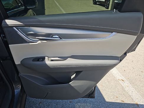 Used 2020 Cadillac XT5 Premium Luxury image 11