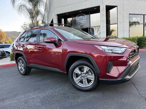 Used 2022 Toyota RAV4 XLE w/ Convenience Package FWD image 18