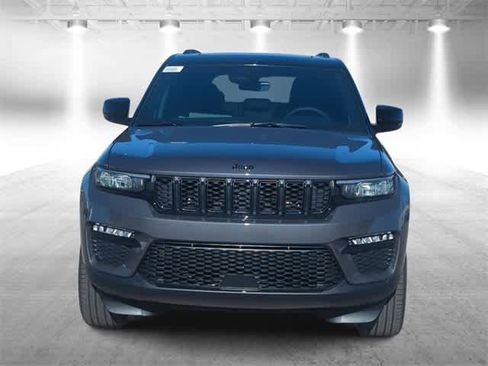 New 2025 Jeep Grand Cherokee Limited image 3