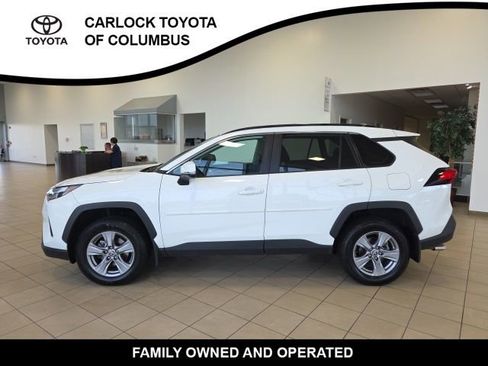 Used 2022 Toyota RAV4 XLE w/ Convenience Package AWD/4WD image 2