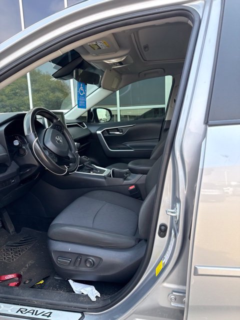 Used 2024 Toyota RAV4 XLE w/ Convenience Package FWD image 5