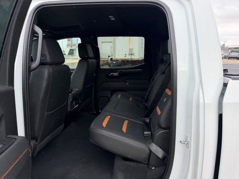 Used 2022 GMC Sierra 1500 AT4 w/ AT4 Premium Package AWD/4WD image 6