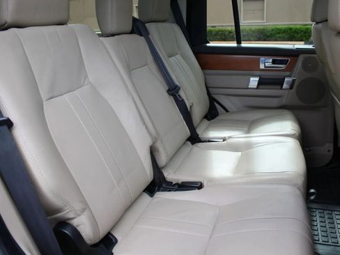 Used 2016 Land Rover LR4 HSE image 32