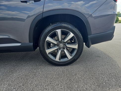 Used 2025 Honda Pilot Touring image 34