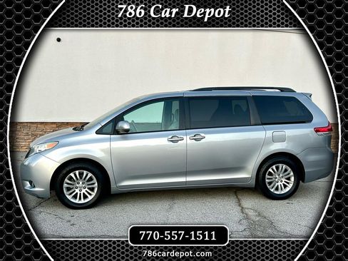 Used 2011 Toyota Sienna XLE image 1