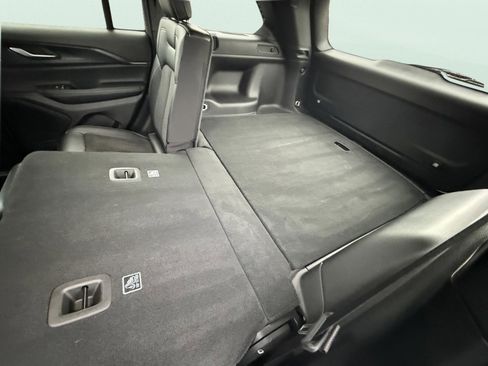 Used 2024 Jeep Grand Cherokee Altitude image 13