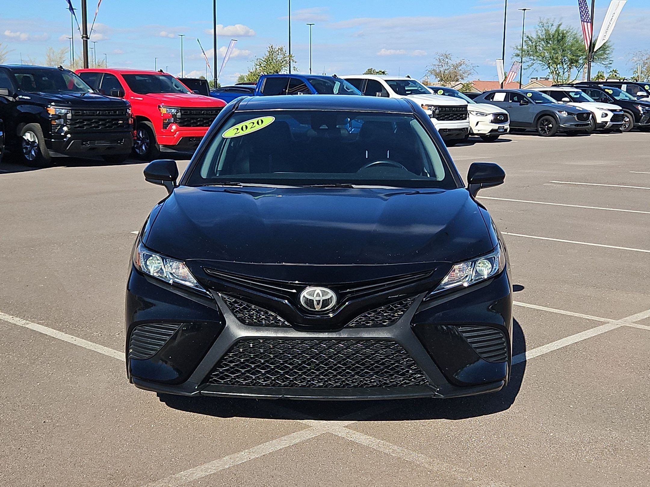 Used 2020 Toyota Camry SE FWD image 8