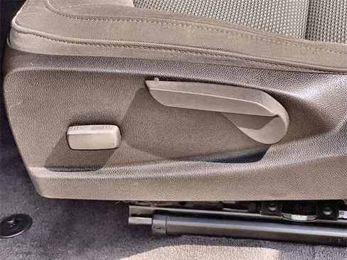 Used 2020 Chevrolet Colorado LT w/ Safety Package image 30