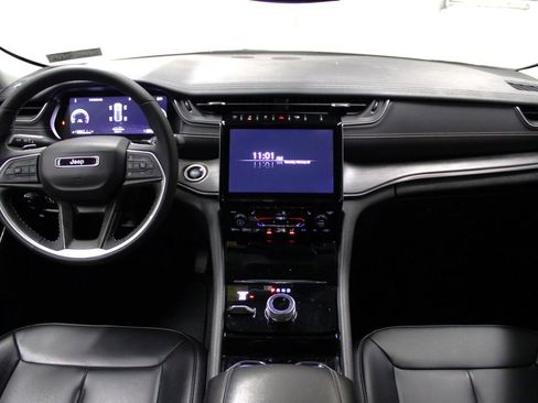 Used 2023 Jeep Grand Cherokee Limited w/ Trailer Tow Prep Group (B) image 9