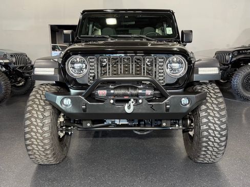 Used 2024 Jeep Wrangler Unlimited Rubicon image 3