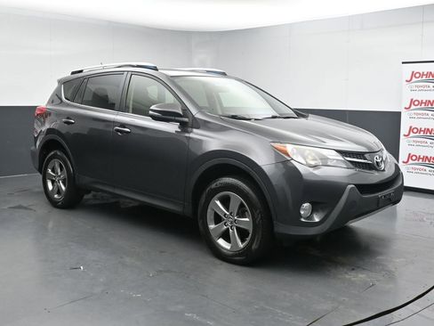 Used 2015 Toyota RAV4 XLE image 2