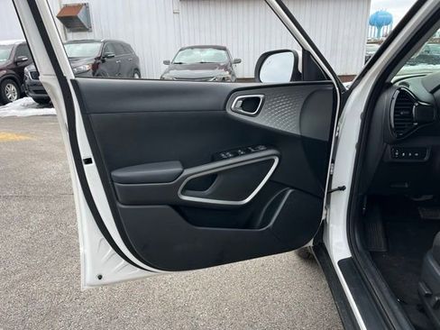Certified 2023 Kia Soul S image 18