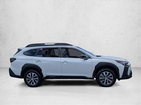 Used 2024 Subaru Outback Premium AWD/4WD image 4