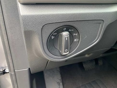 Used 2022 Volkswagen Atlas SE w/ Panoramic Sunroof Package FWD image 17