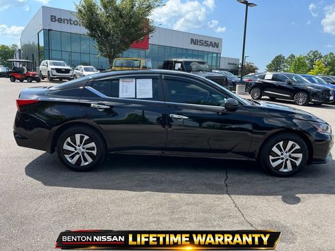 Certified 2025 Nissan Altima 2.5 S FWD image 8