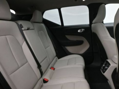 Used 2026 Volvo XC40 B5 Plus AWD/4WD image 31