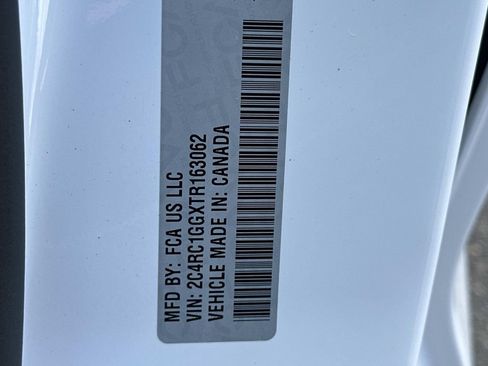 New 2026 Chrysler Pacifica Limited w/ Uconnect Theater Family Group FWD image 30