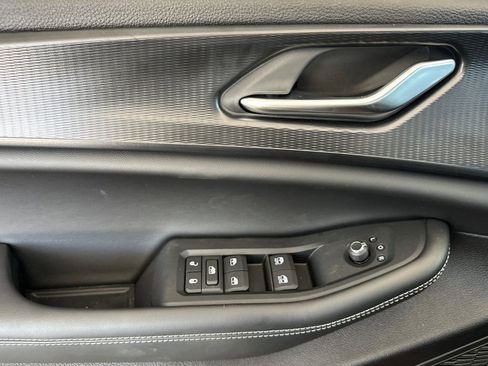 New 2025 Jeep Grand Cherokee Laredo w/ Luxury Tech Group I RWD image 12