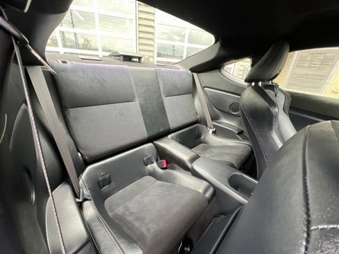 Used 2018 Toyota 86 RWD image 12