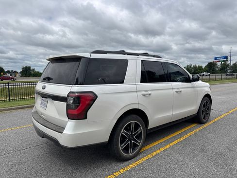 Used 2019 Ford Expedition Limited w/ Equipment Group 303A AWD/4WD image 4