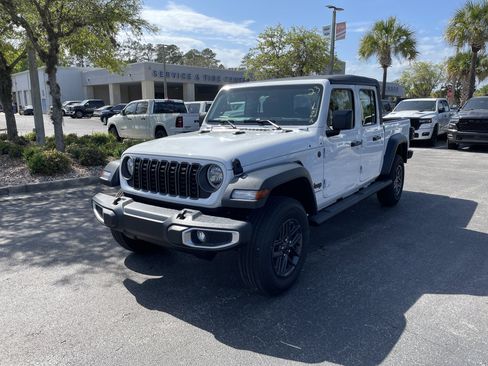 New 2026 Jeep Gladiator Sport AWD/4WD image 3