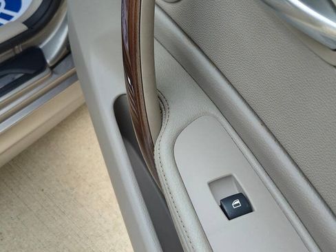 Used 2010 BMW 135i Convertible RWD image 48
