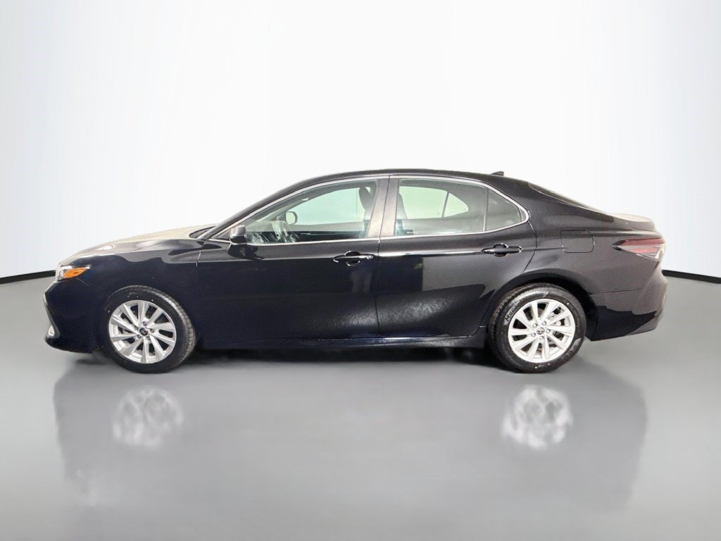 Used 2021 Toyota Camry LE FWD image 6