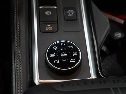 Used 2023 Nissan Pathfinder Platinum AWD/4WD image 21