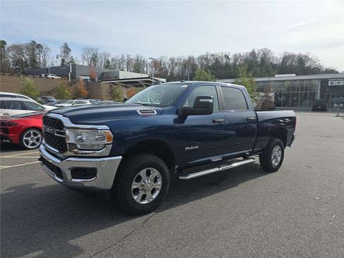 Used 2024 RAM 2500 Big Horn w/ Bed Utility Group image 8