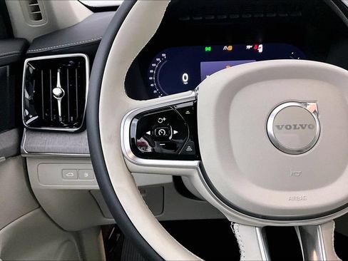 New 2026 Volvo XC90 T8 Ultra w/ Protection Package Premier AWD/4WD image 17