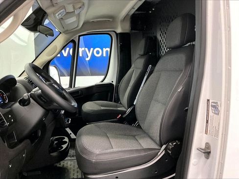 Used 2025 RAM ProMaster 2500 w/ U-Haul Equipment Group FWD image 10