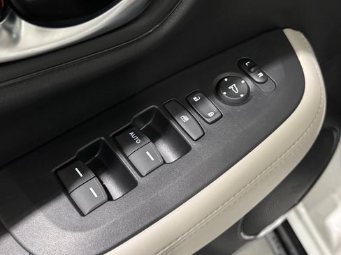 New 2026 Honda HR-V LX image 23