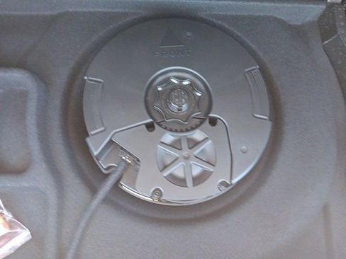 Used 2024 Volkswagen Atlas SEL Premium R-Line image 33